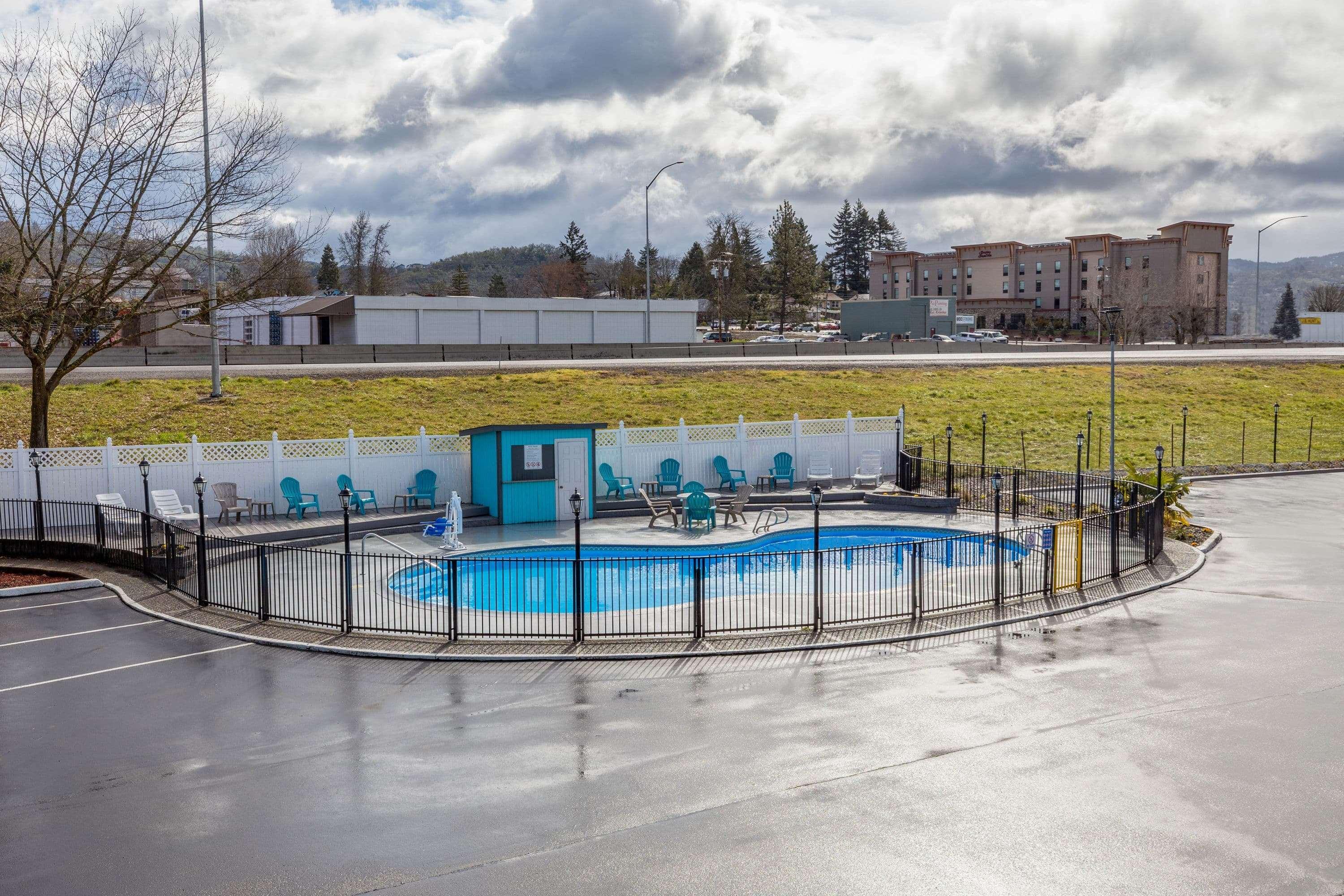Rosewood Inn & Suites Roseburg Eksteriør billede