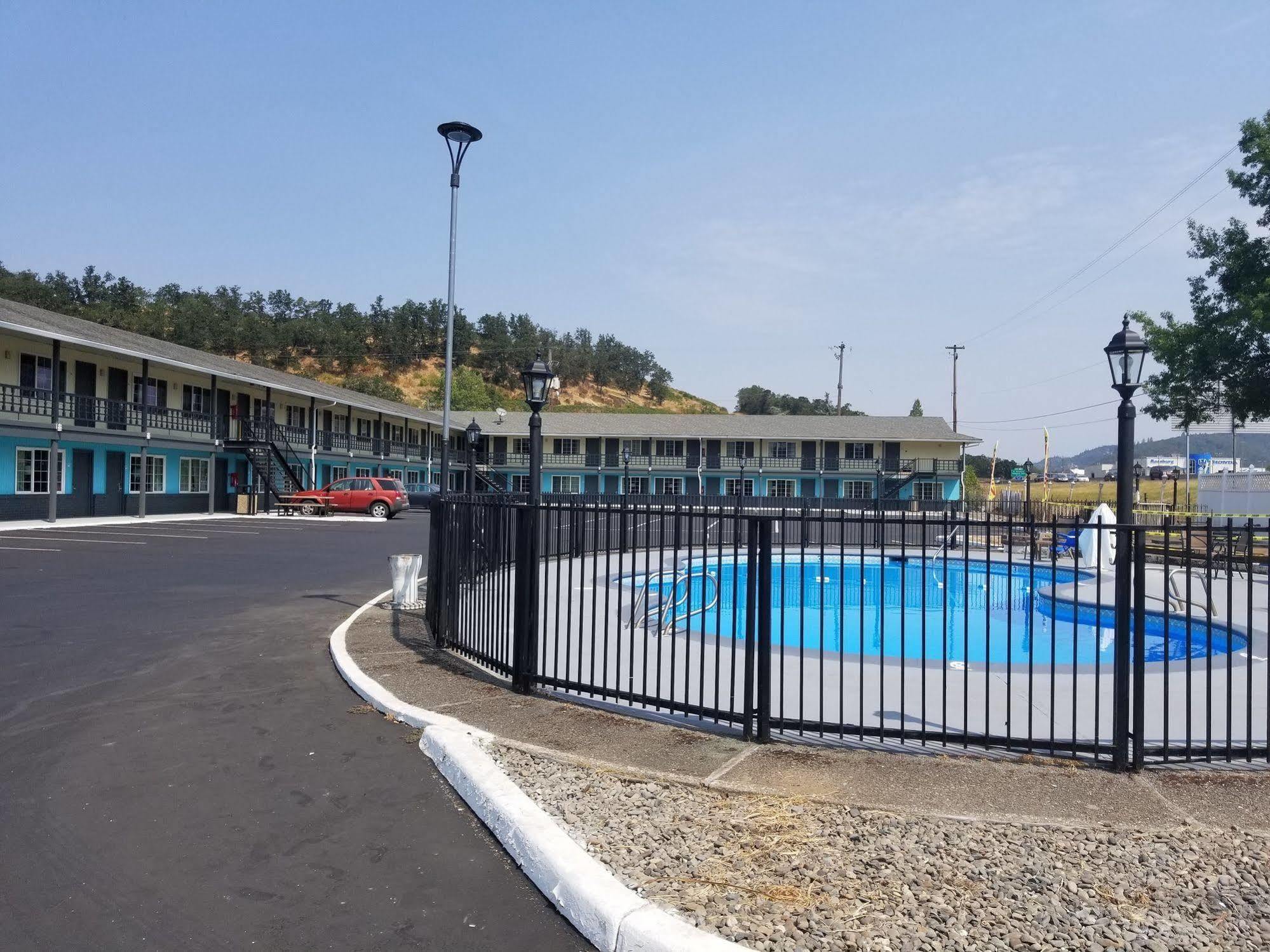 Rosewood Inn & Suites Roseburg Eksteriør billede